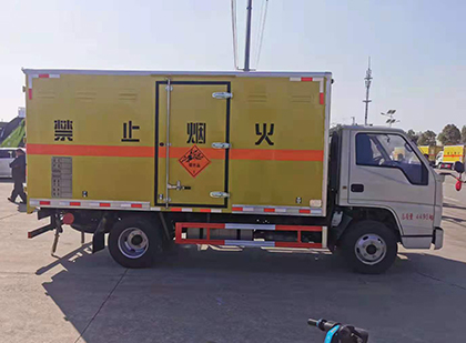 莲都爆破器材运输车工人安全操作规范与智能技术保障